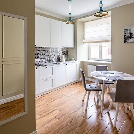 Romari Площа Катедральна 8 Leilighet Lviv Eksteriør bilde