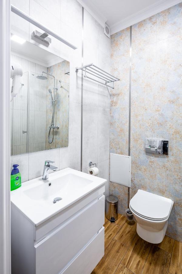 Romari Площа Катедральна 8 Leilighet Lviv Eksteriør bilde